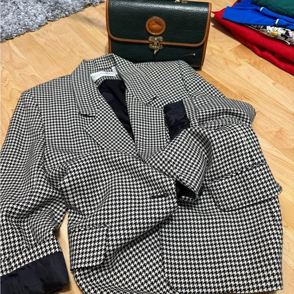 JH Collectibles Classic Black and White Houndstooth Women's Coat - Picture 8 of 8